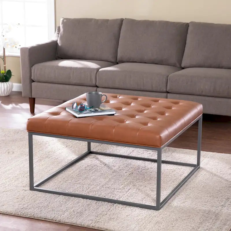 Pouf capitonné en similicuir avec base traîneau en acier, 86 cm (L) x 86 cm (P) x 46 cm (H)