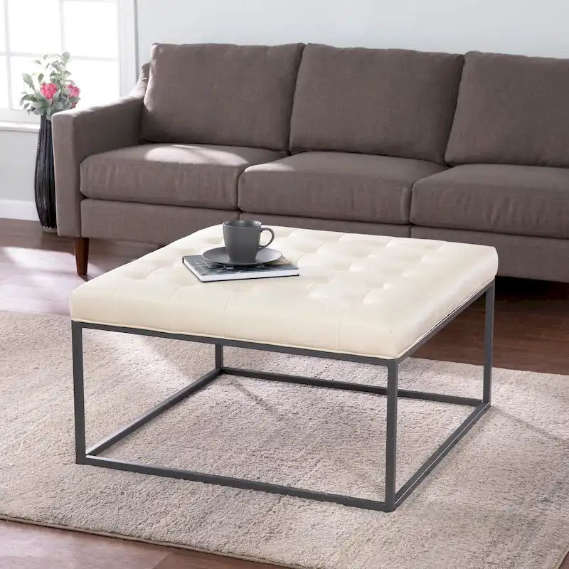 Pouf capitonné en similicuir avec base traîneau en acier, 86 cm (L) x 86 cm (P) x 46 cm (H)