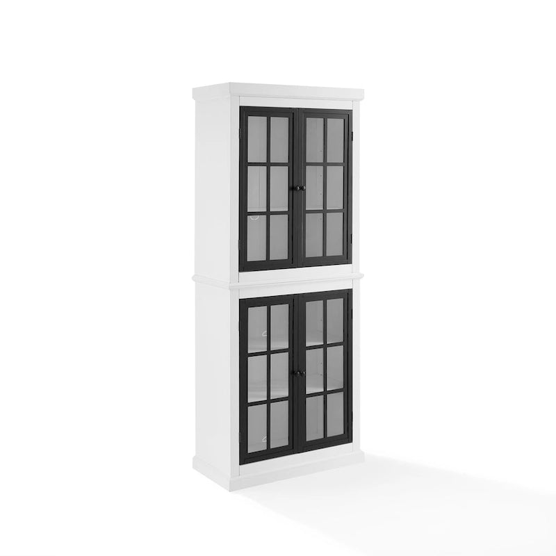 Grand garde-manger de style campagnard français avec portes vitrées
