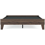 Lit plateforme Calverson Mocha de Signature Design by Ashley avec 2 tables de chevet