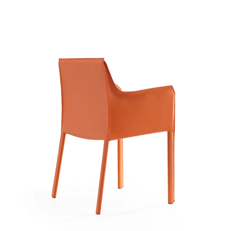 Chaise de salle à manger moderne et chic en cuir avec design incurvé