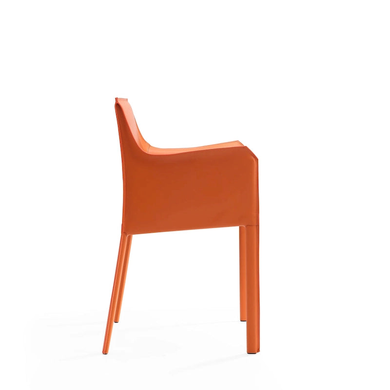 Chaise de salle à manger moderne et chic en cuir avec design incurvé